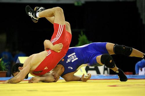 Чөлөөт бөхийн улсын аваргууд шалгарлаа